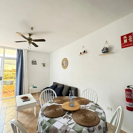 Acogedor Con Vistas Al Mar Daire